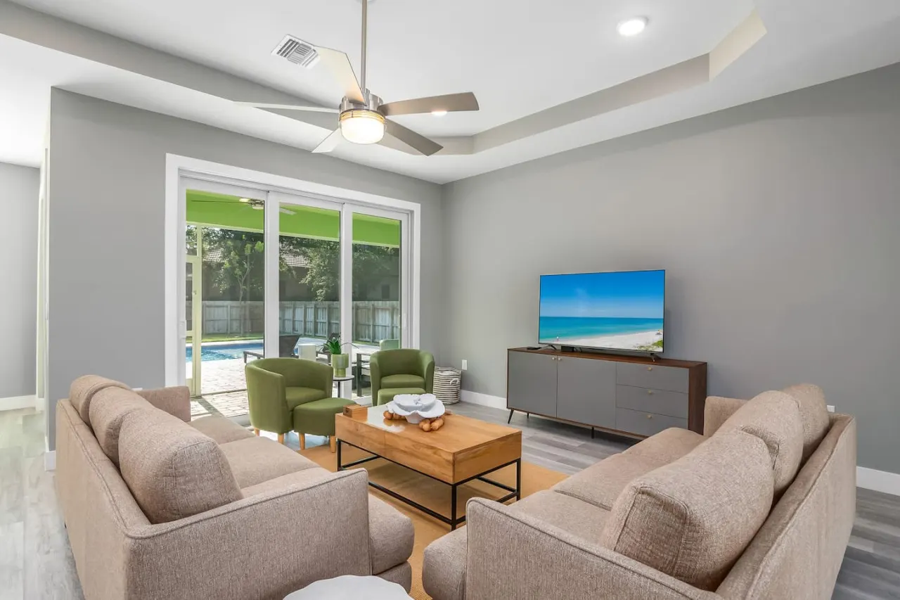 Sea La Vie Beach House 16