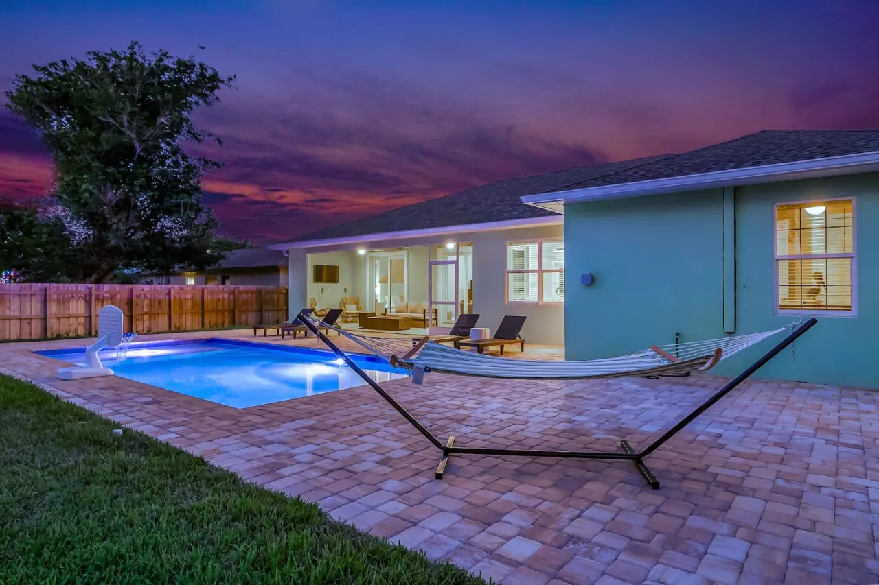 Sea La Vie Beach House 6