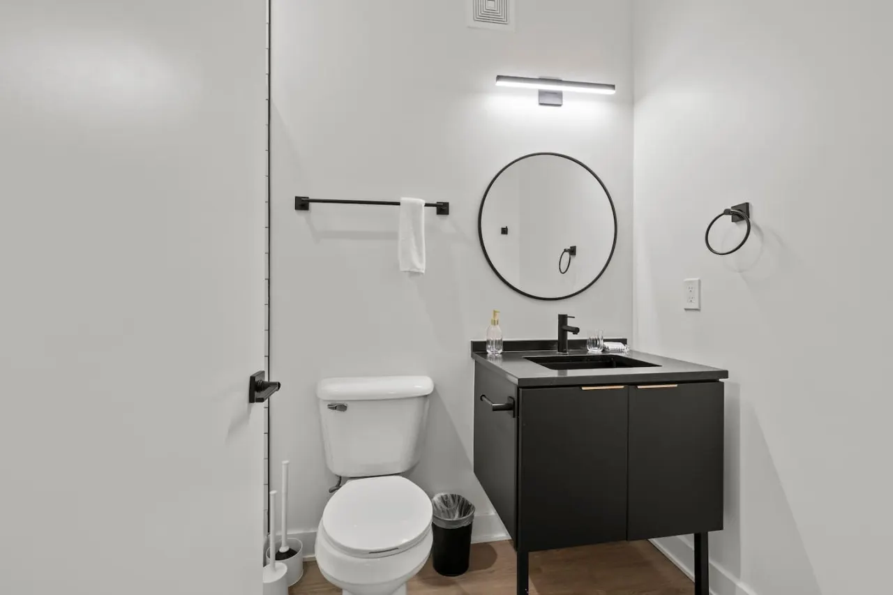 Franklin Park, Luxury New Build + Free Parking! 13