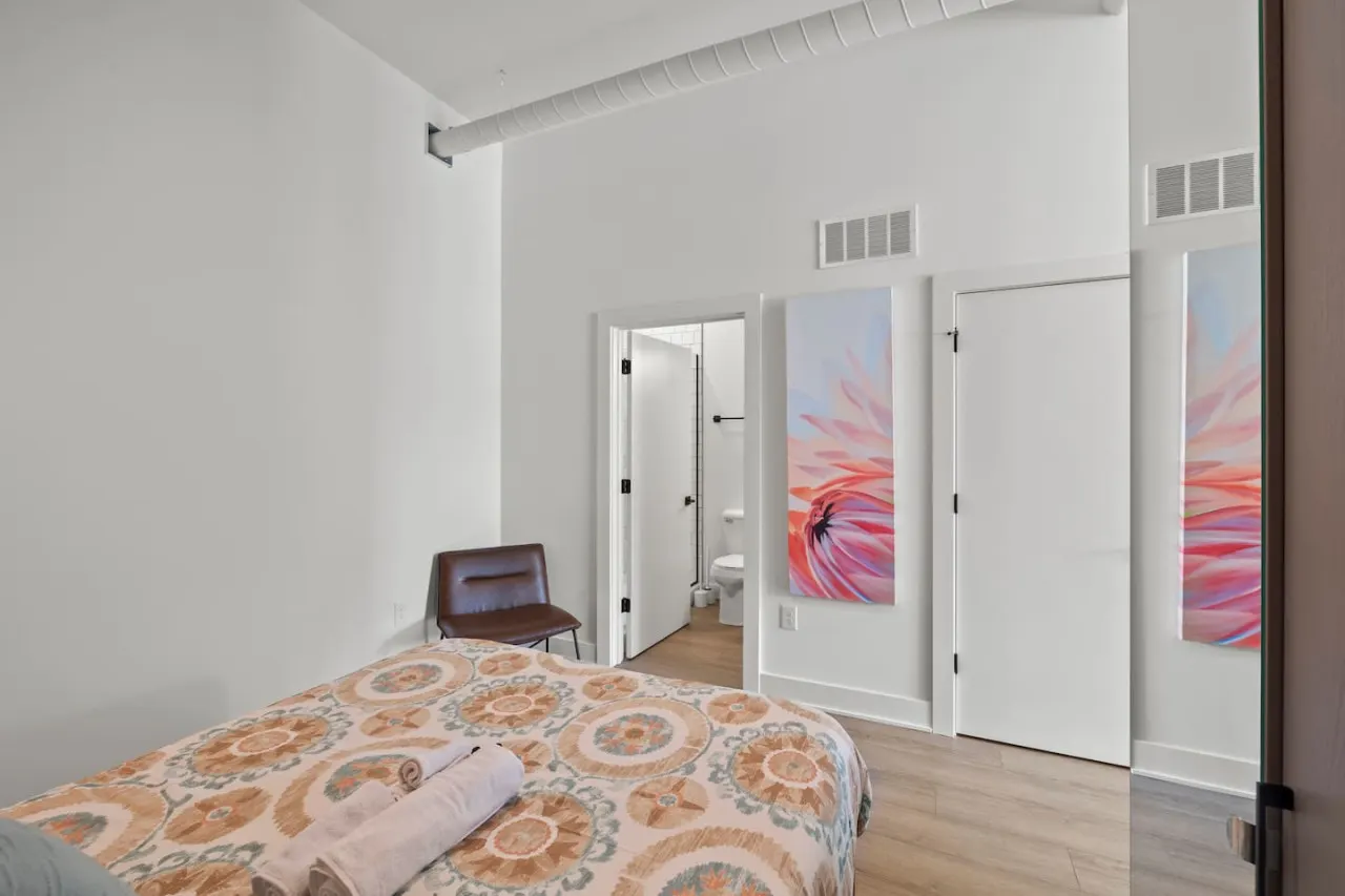 Franklin Park, Luxury New Build + Free Parking! 14