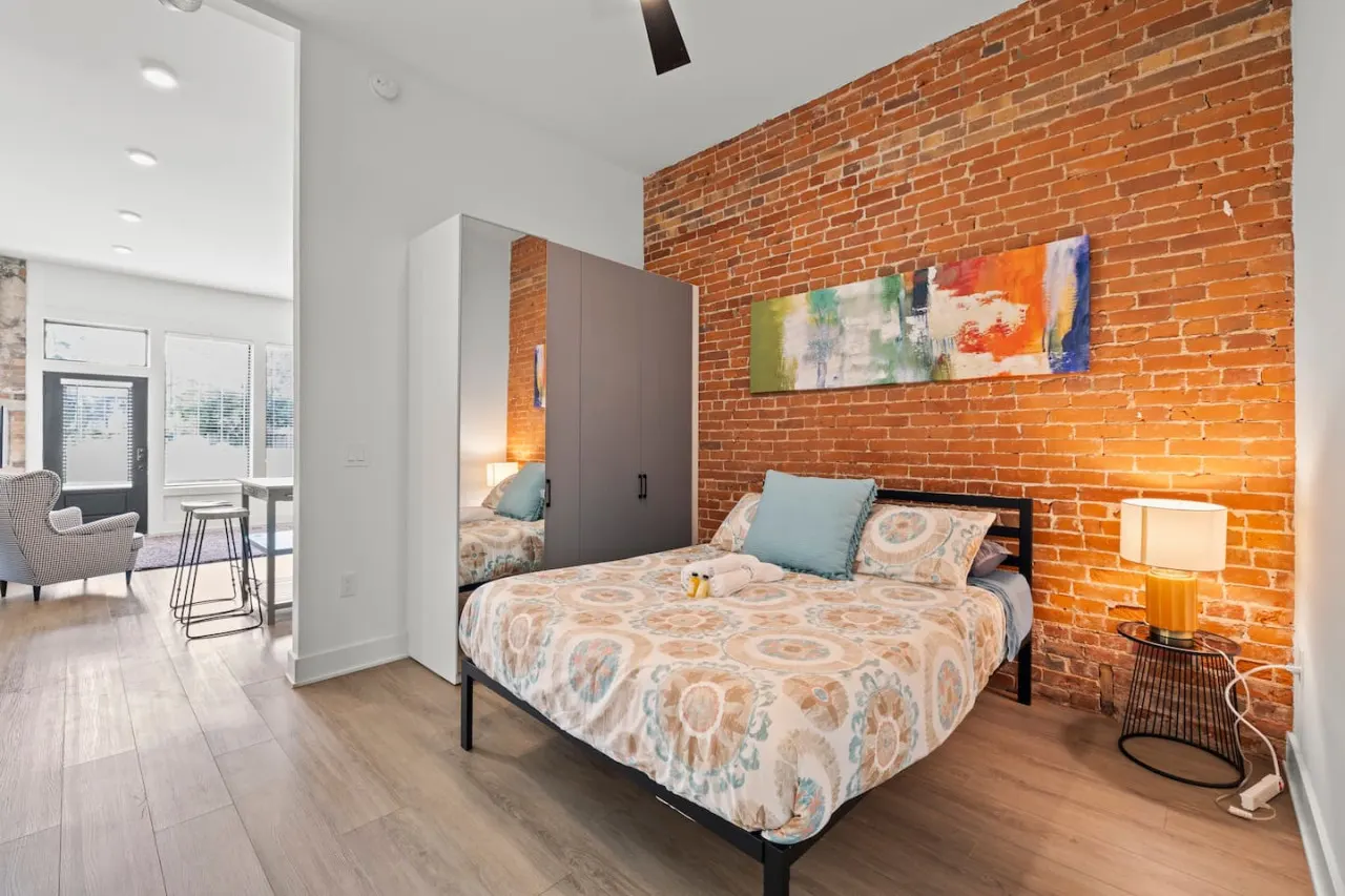 Franklin Park, Luxury New Build + Free Parking! 15