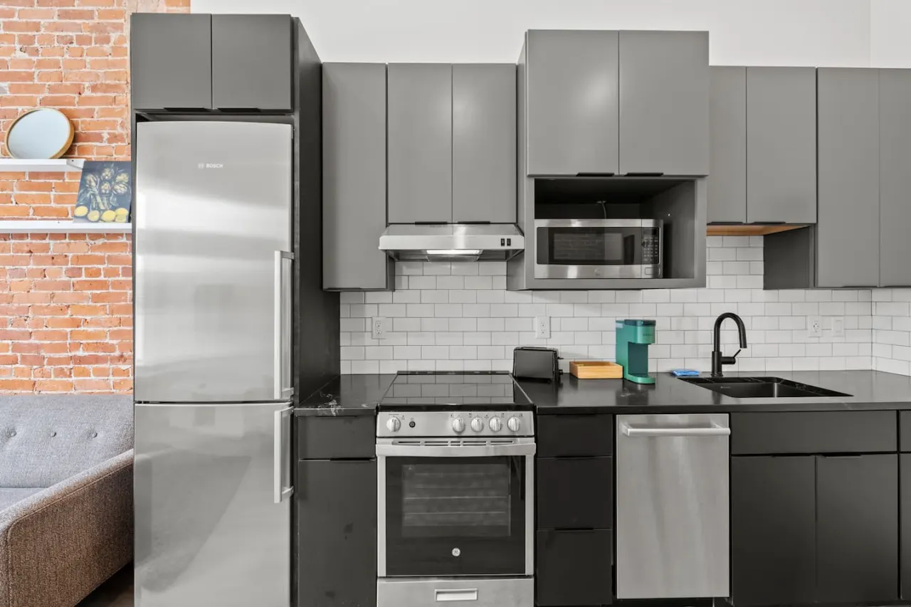 Franklin Park, Luxury New Build + Free Parking! 4