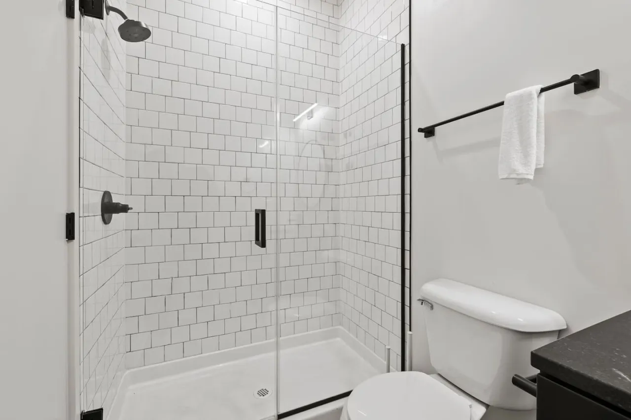 Franklin Park, Luxury New Build + Free Parking! 5