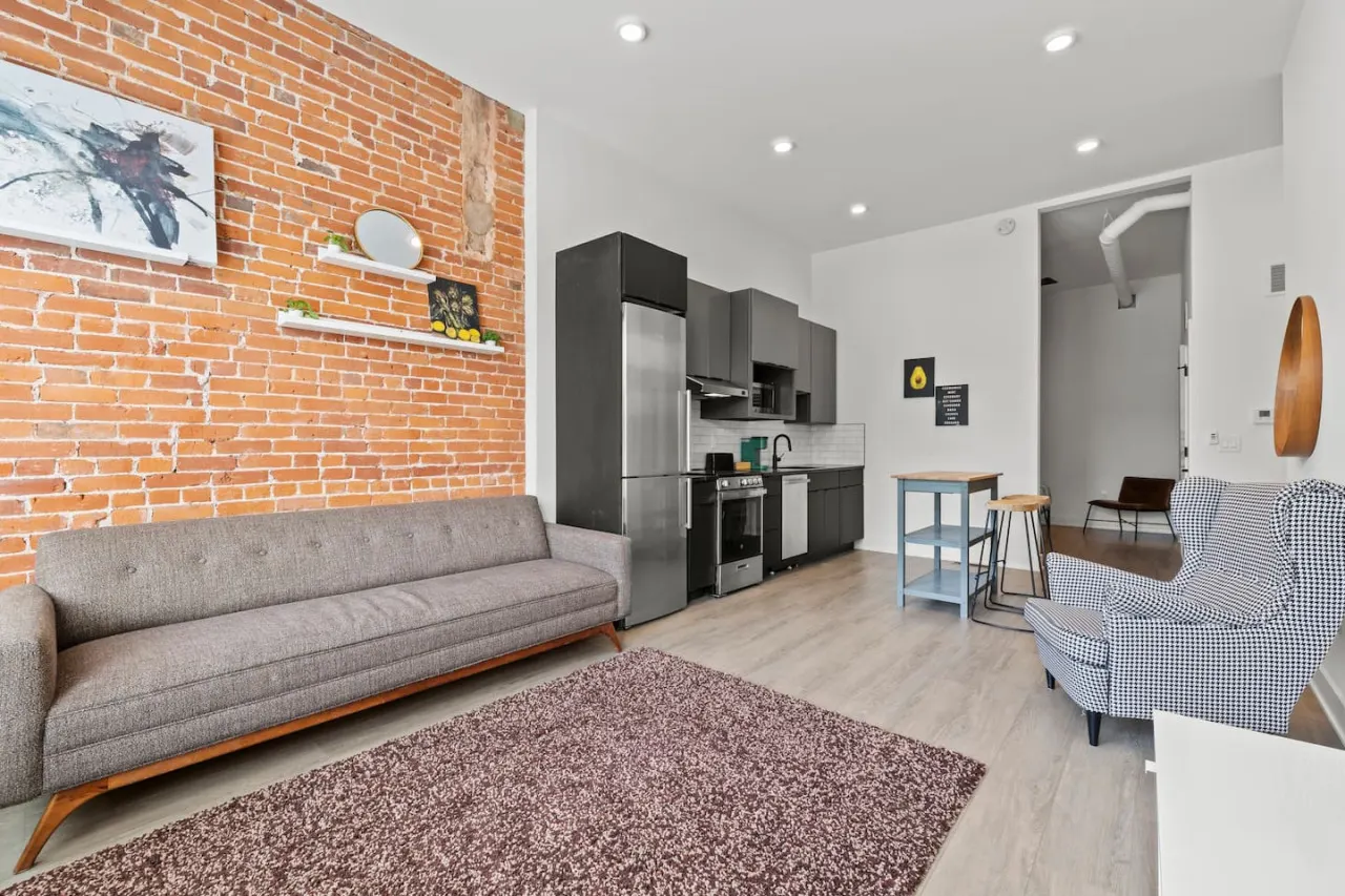Franklin Park, Luxury New Build + Free Parking! 7