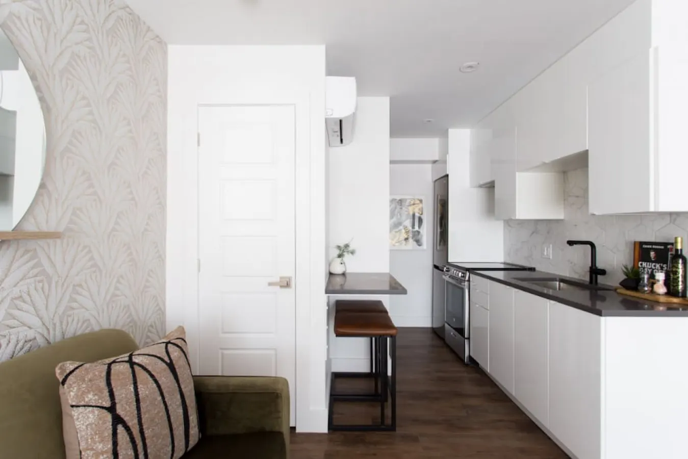 Little Italy - Wonderful Mini Studio in Little Italy with full bath - Unit 201 3