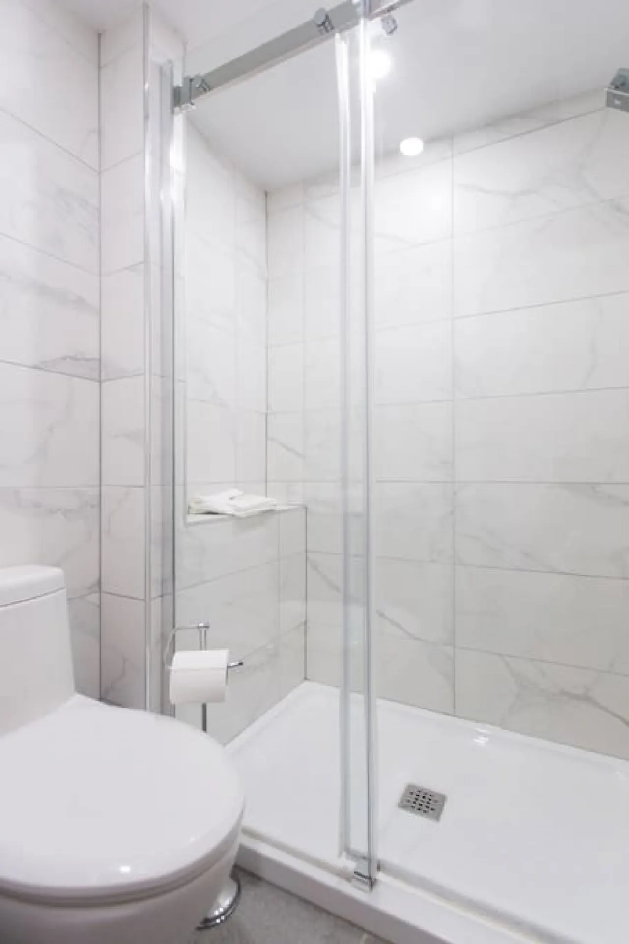 Little Italy - Wonderful Mini Studio in Little Italy with full bath - Unit 201 6