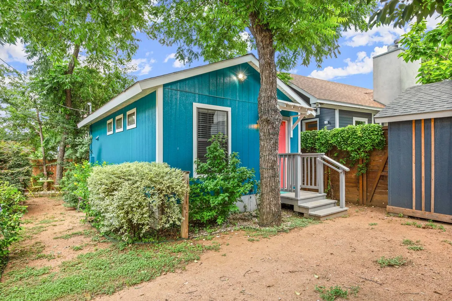 SoCo & South 1st Gem: Walk to Shops & More! 14