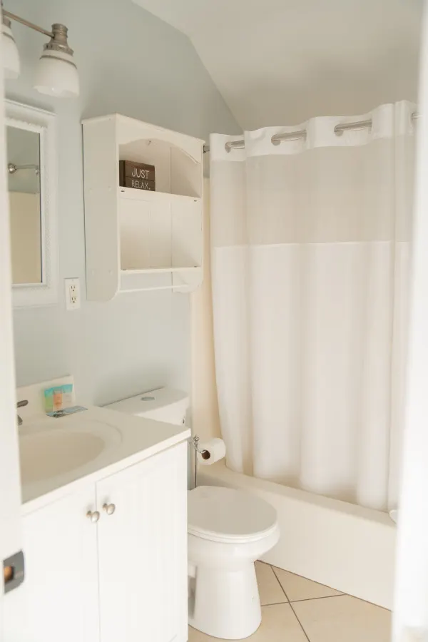 Beach Haven - Upstairs Penthouse Unit half block to beach 13