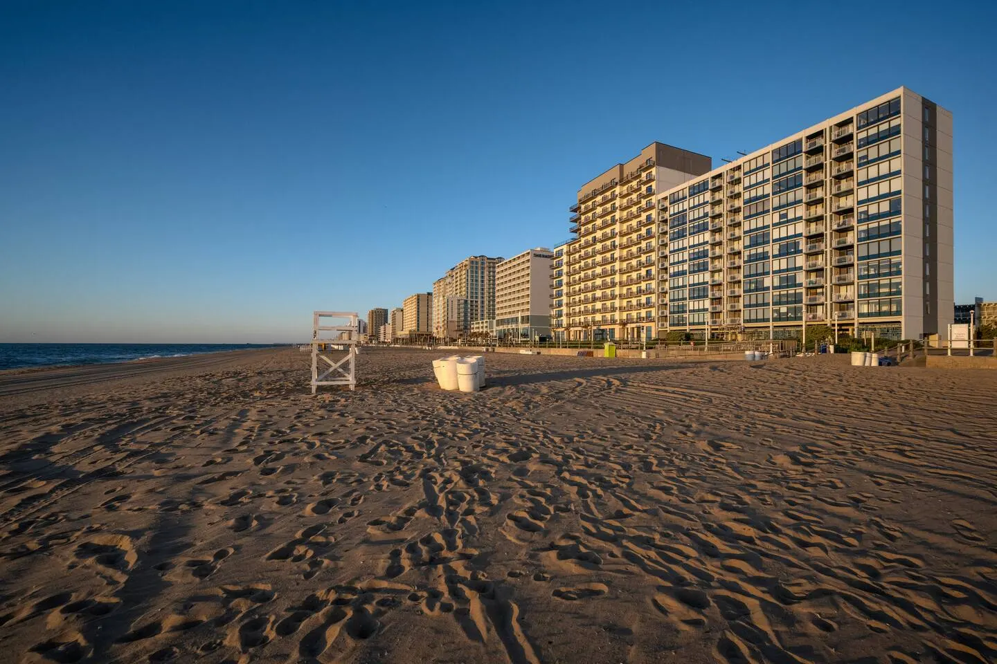 Beach front oasis-on the boardwalk! 2Bed 2Bath 16