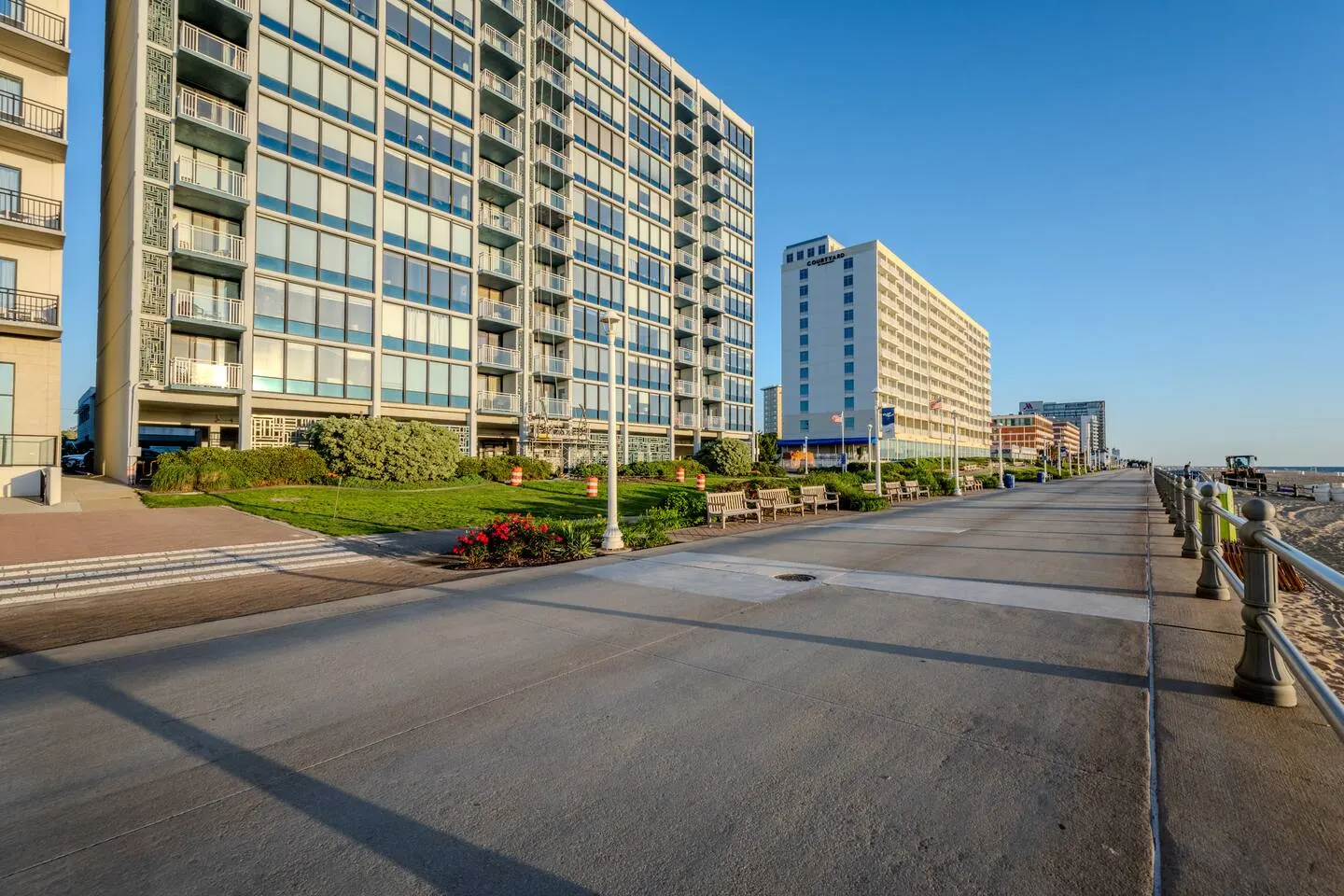 Beach front oasis-on the boardwalk! 2Bed 2Bath 18