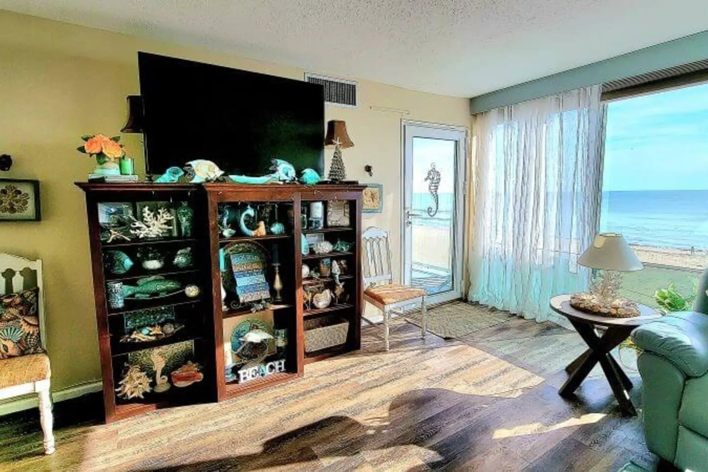 Beach front oasis-on the boardwalk! 2Bed 2Bath — photo 5