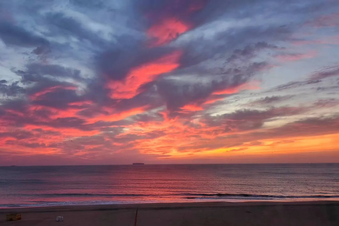 Beach front oasis-on the boardwalk! 2Bed 2Bath 8