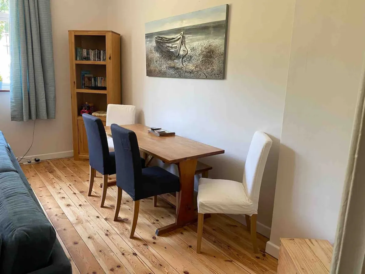 Beautiful, traditional 3 bed cottage close to ferry 15