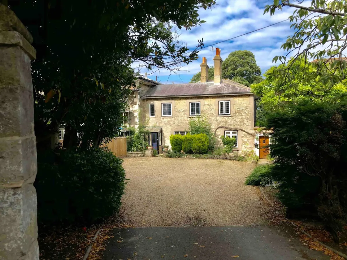 Beautiful, traditional 3 bed cottage close to ferry 7