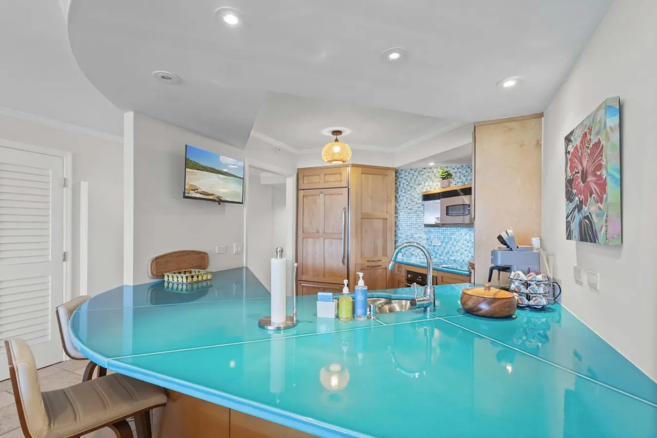 ~NEW~ Modern Oceanfront at Waikiki Beach Tower 11