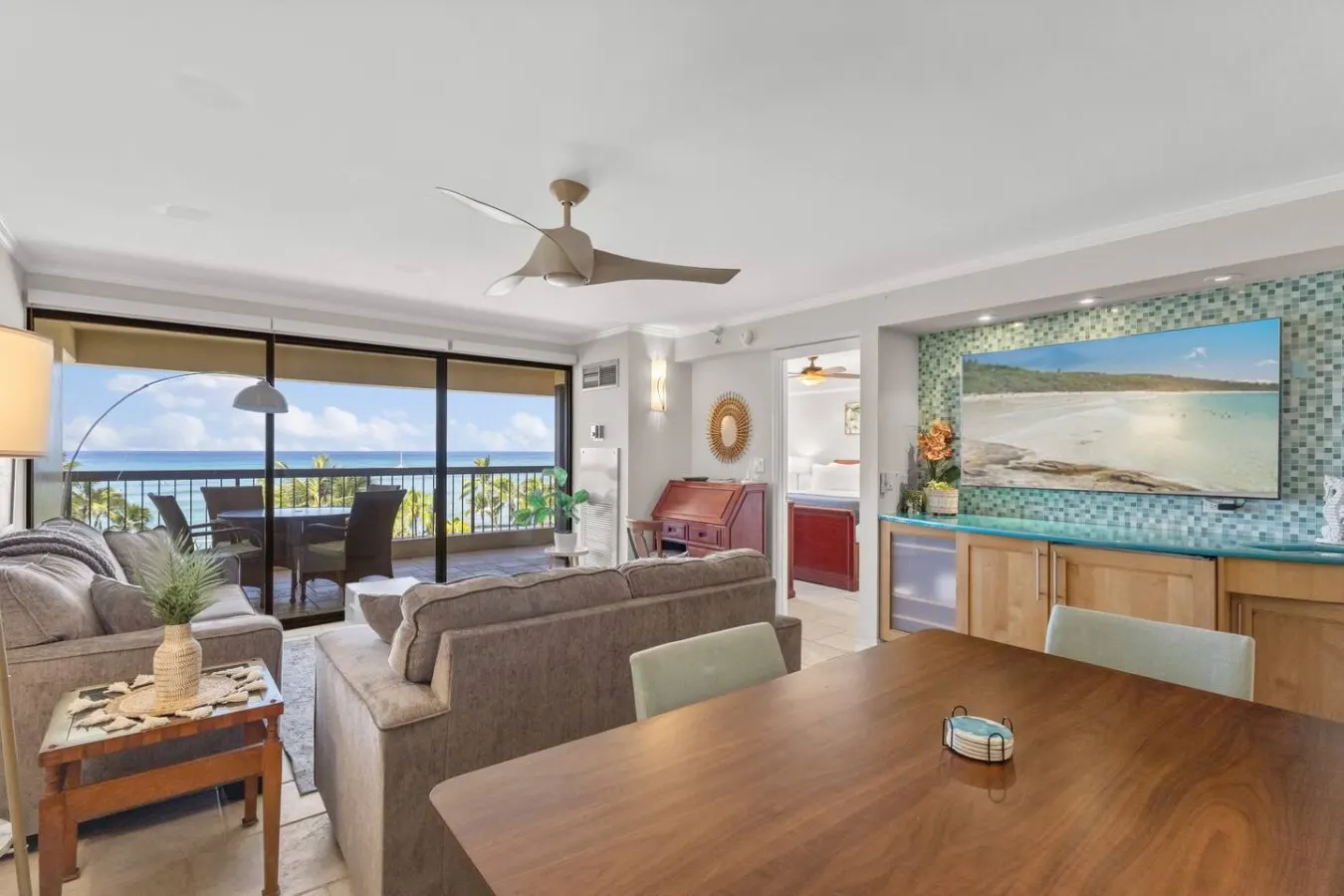 ~NEW~ Modern Oceanfront at Waikiki Beach Tower 14