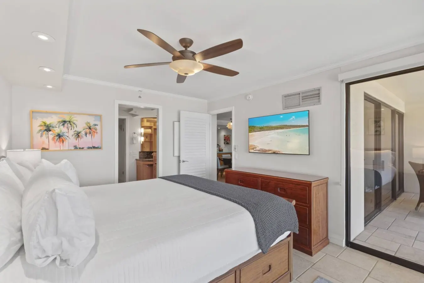 ~NEW~ Modern Oceanfront at Waikiki Beach Tower 15