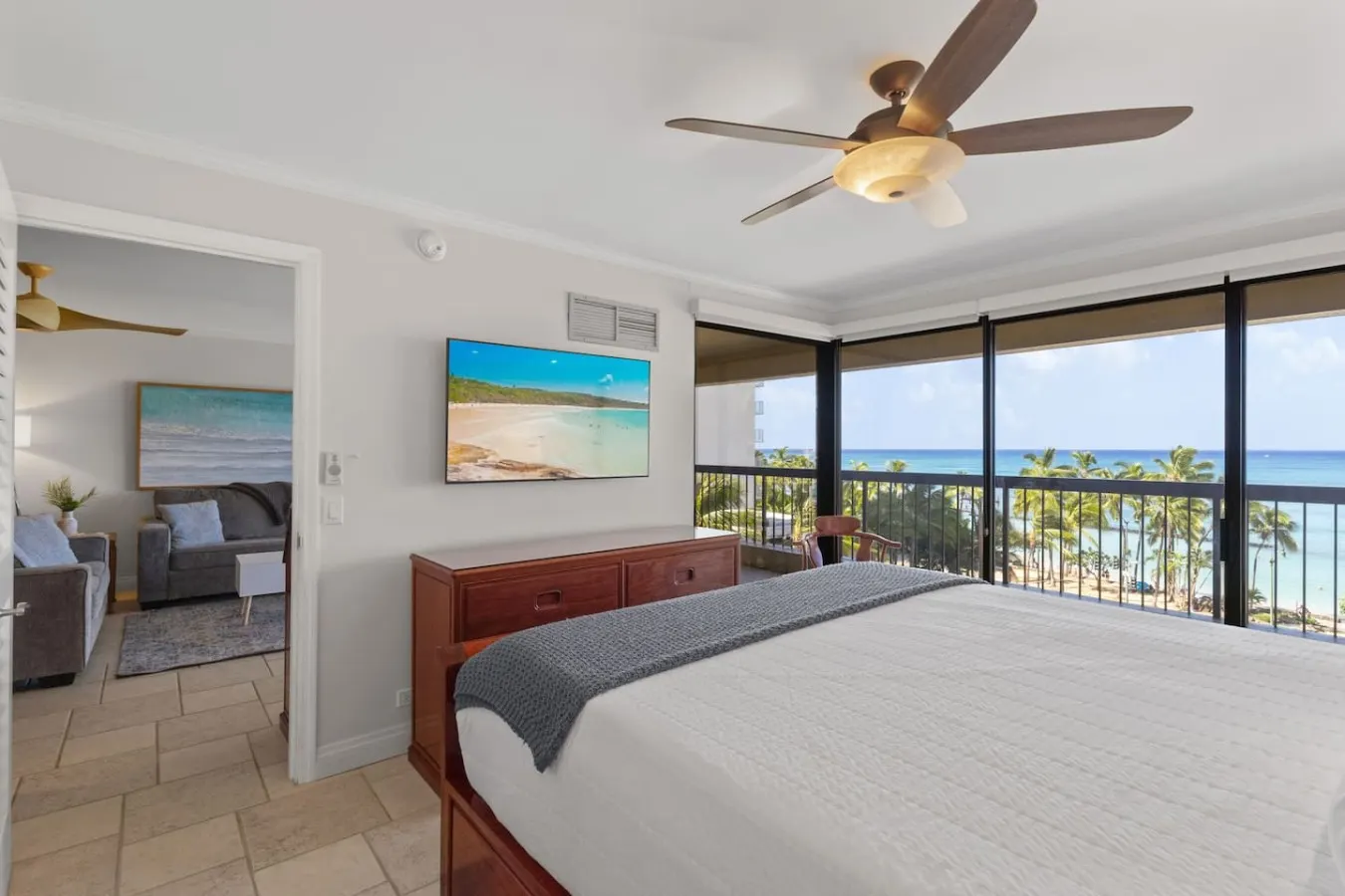 ~NEW~ Modern Oceanfront at Waikiki Beach Tower 16