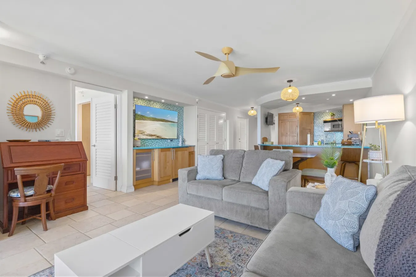 ~NEW~ Modern Oceanfront at Waikiki Beach Tower 6
