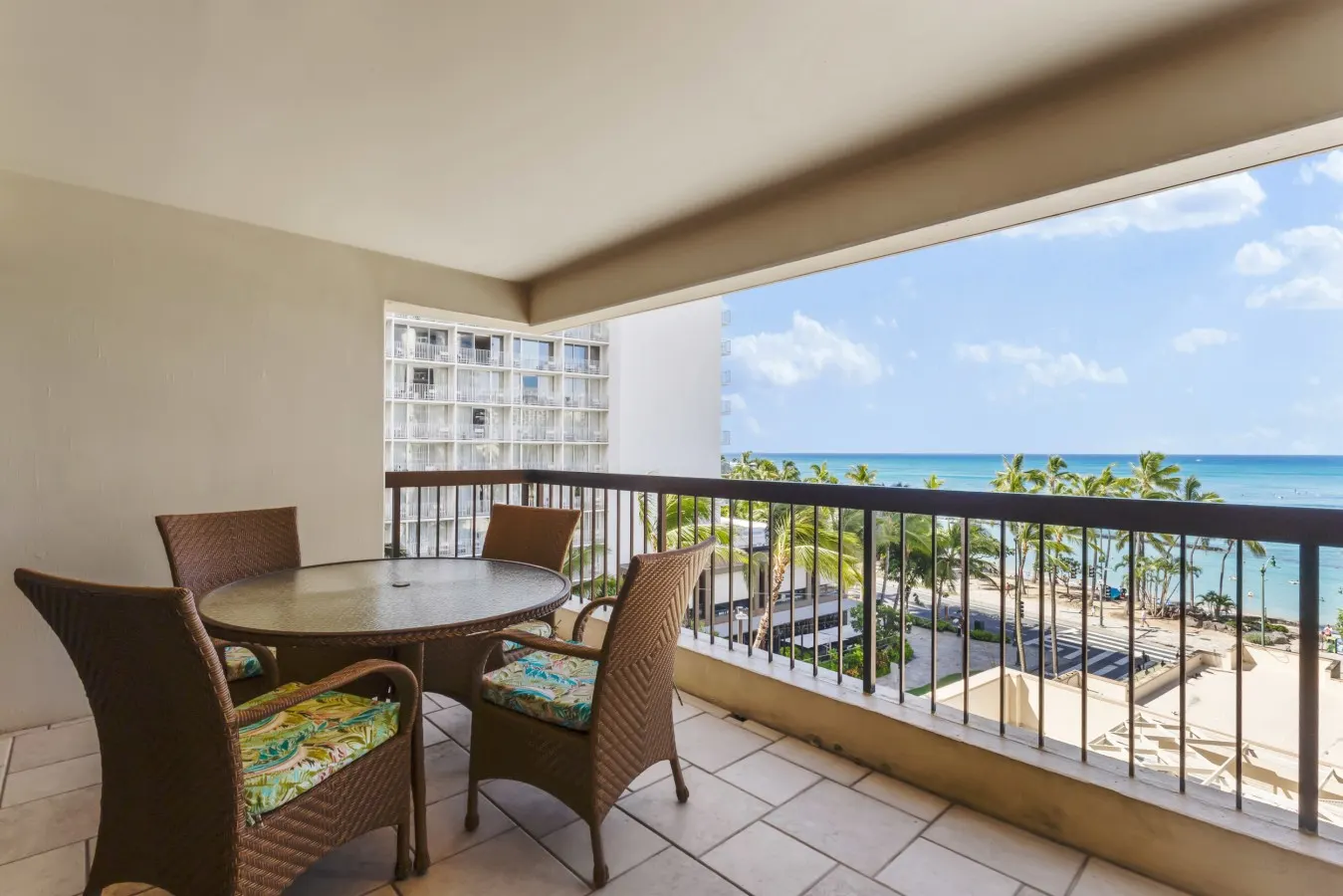 ~NEW~ Modern Oceanfront at Waikiki Beach Tower 8