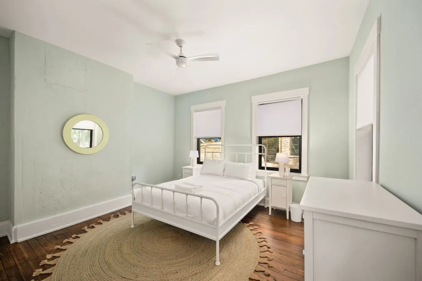 Hidden Gem 2BD w/ Patio, Near Findlay Market, UC 15