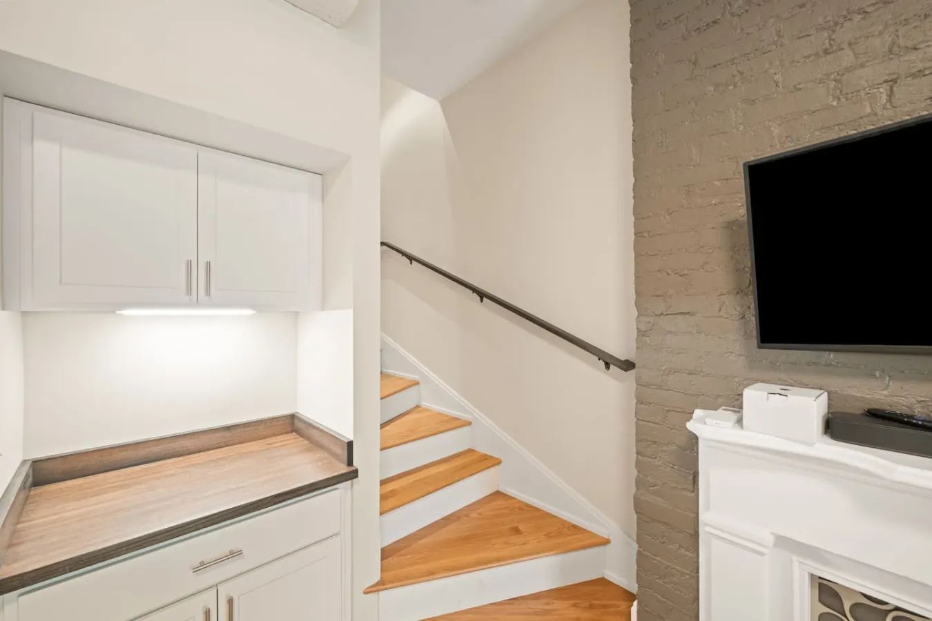 Hidden Gem 2BD w/ Patio, Near Findlay Market, UC 17