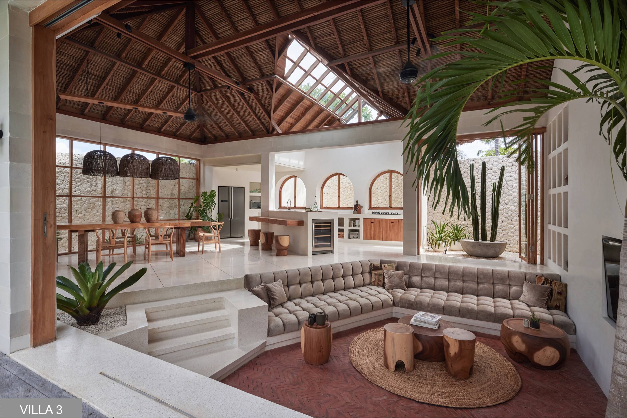 Stunning Designer 10 Bdrm Villa Estate near Beach