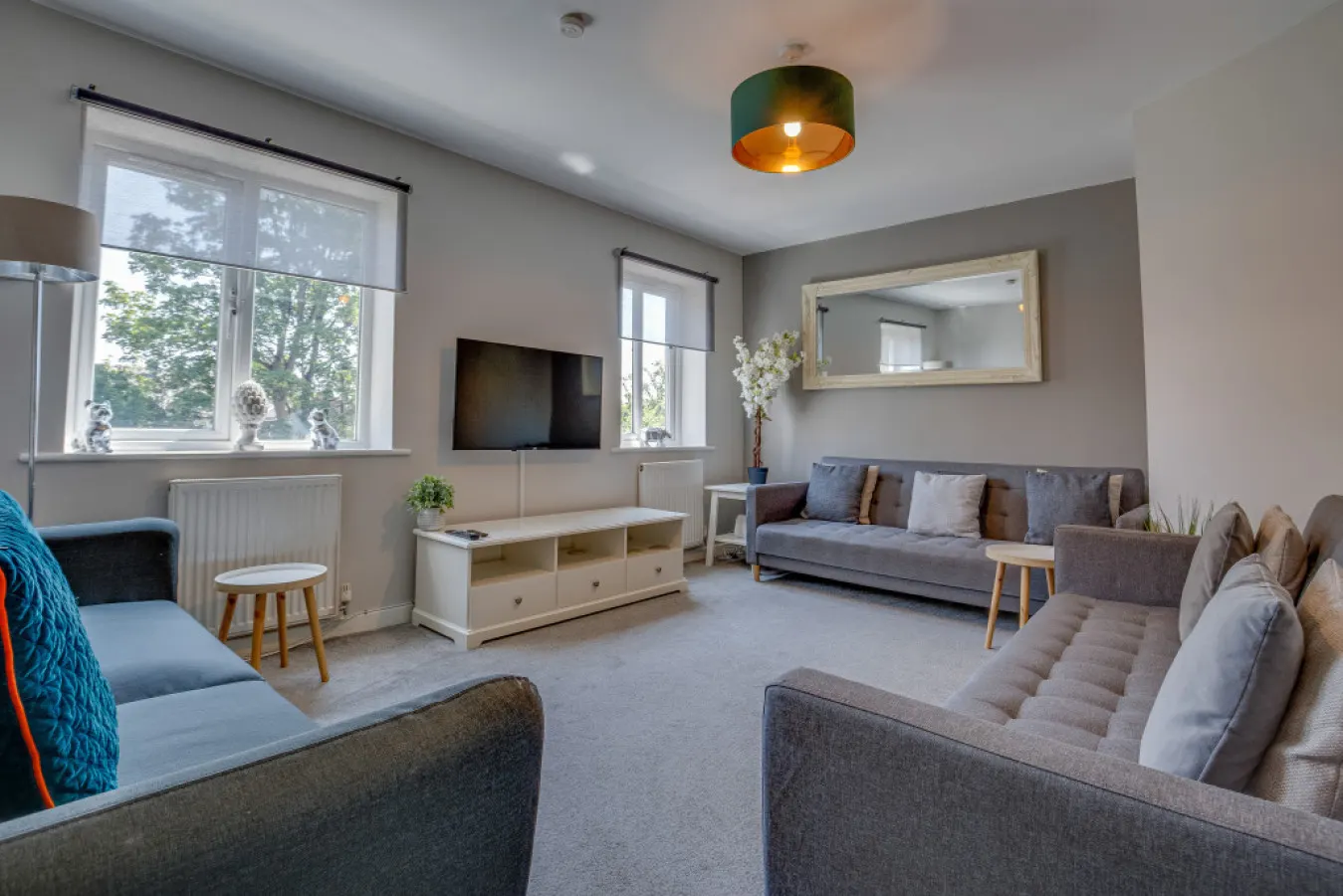 Stylish 5BR Townhouse-Fishponds View FREE Parking — photo 2