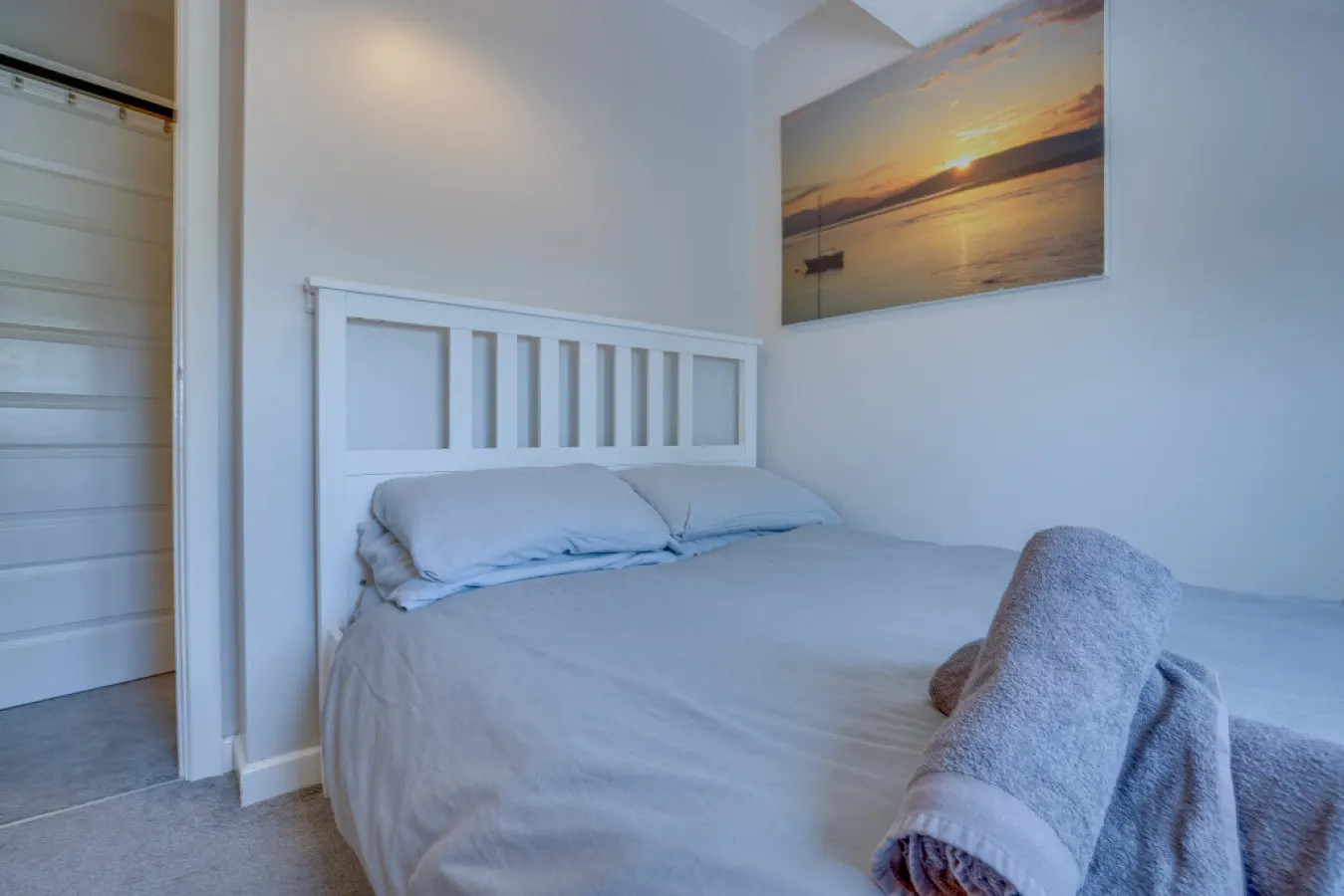 Stylish 5BR Townhouse-Fishponds View FREE Parking 15