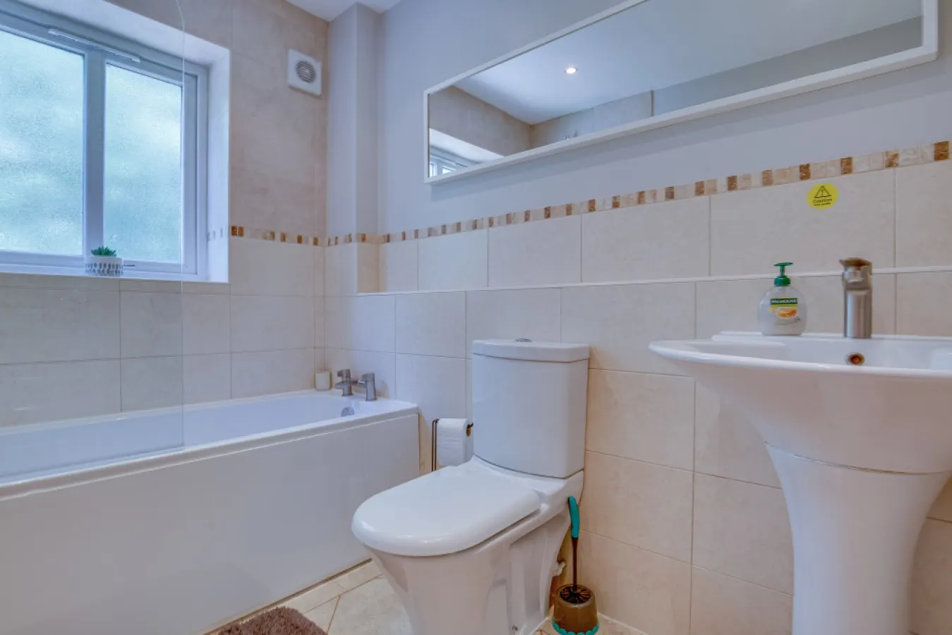 Stylish 5BR Townhouse-Fishponds View FREE Parking 7