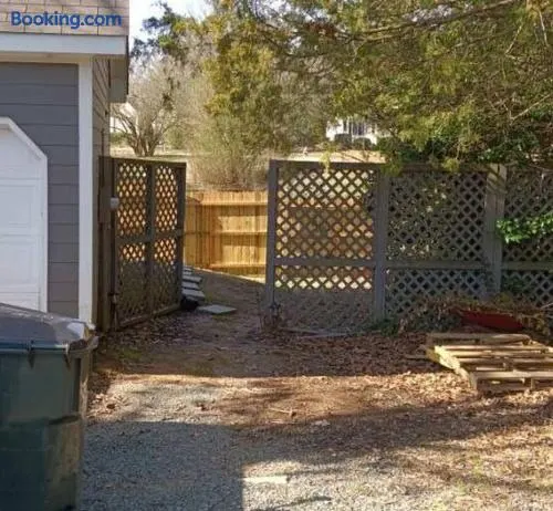 Private Pet-Friendly Studio Chapel Hill–Durham 3