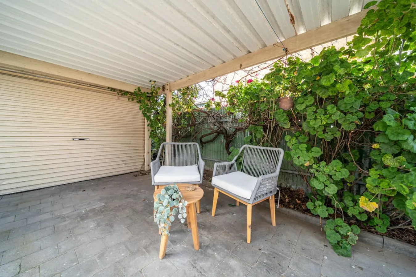 Stone's Throw—A Beachside Retreat for Two 14