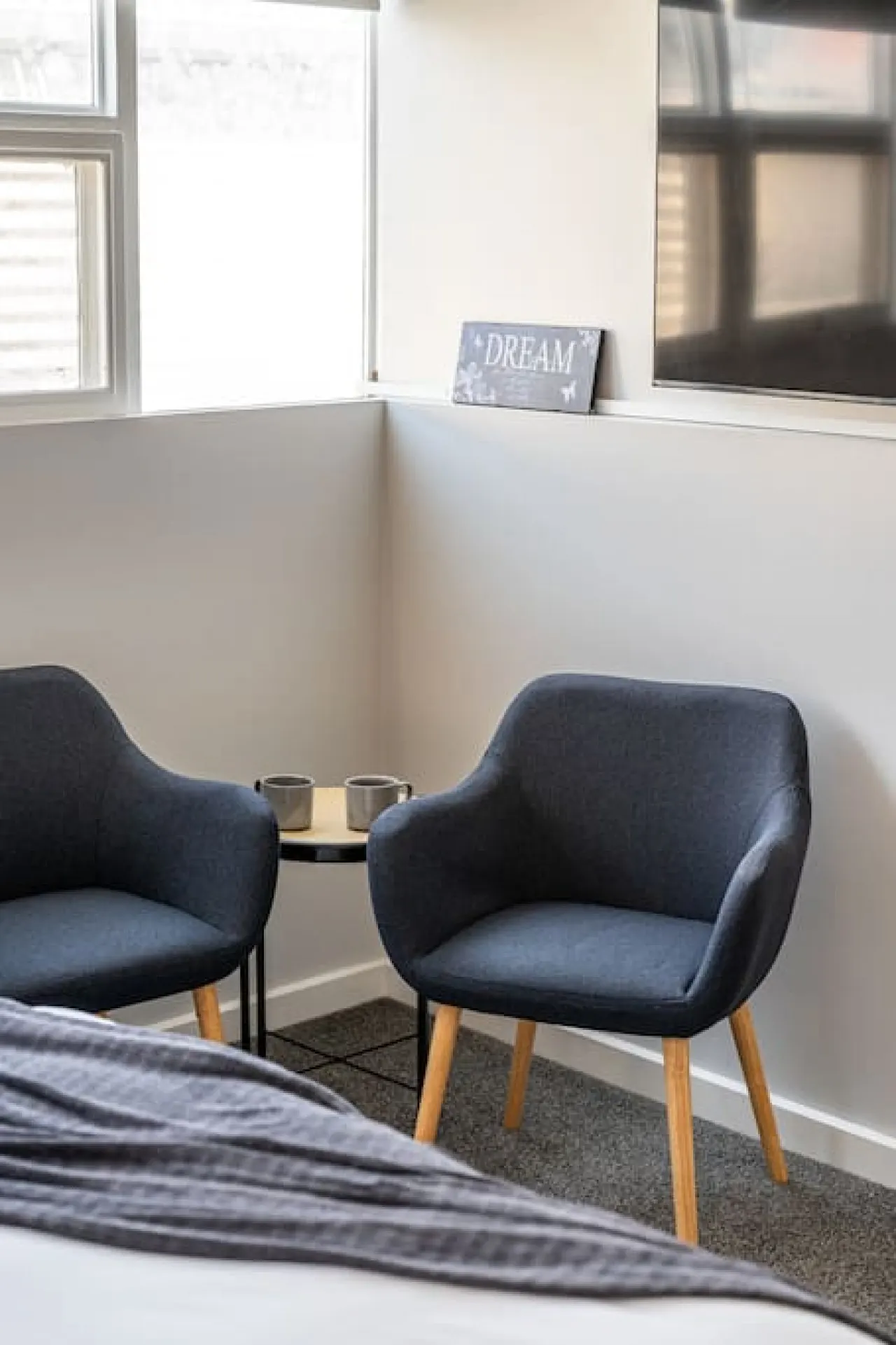 Stone's Throw—A Beachside Retreat for Two 7