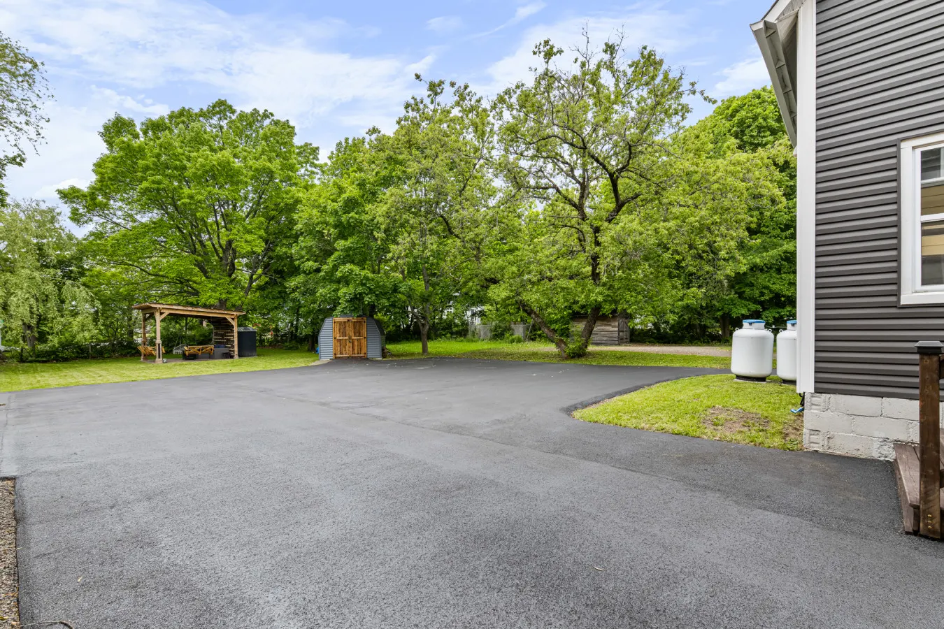 Clean & Modern 1BR 4 Guests Parking & Wi-Fi 15