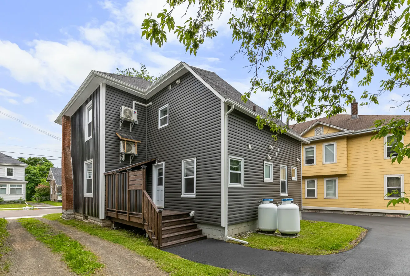 Clean & Modern 1BR 4 Guests Parking & Wi-Fi 16