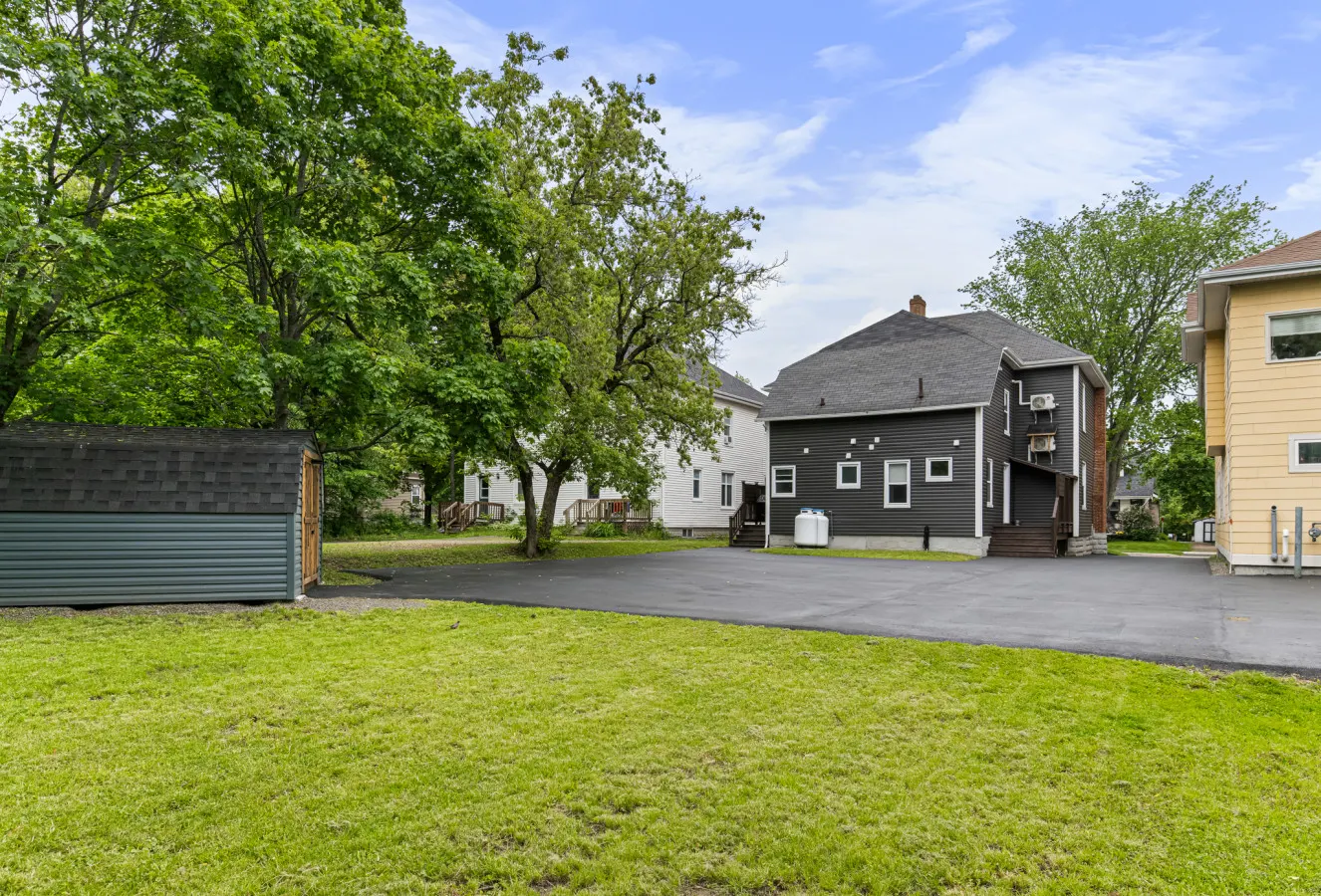 Clean & Modern 1BR 4 Guests Parking & Wi-Fi 18