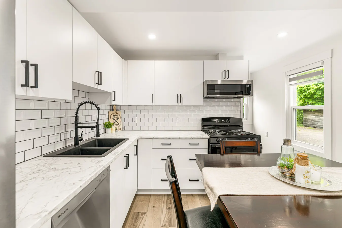 Clean & Modern 1BR | 4 Guests | Parking & Wi-Fi — photo 4