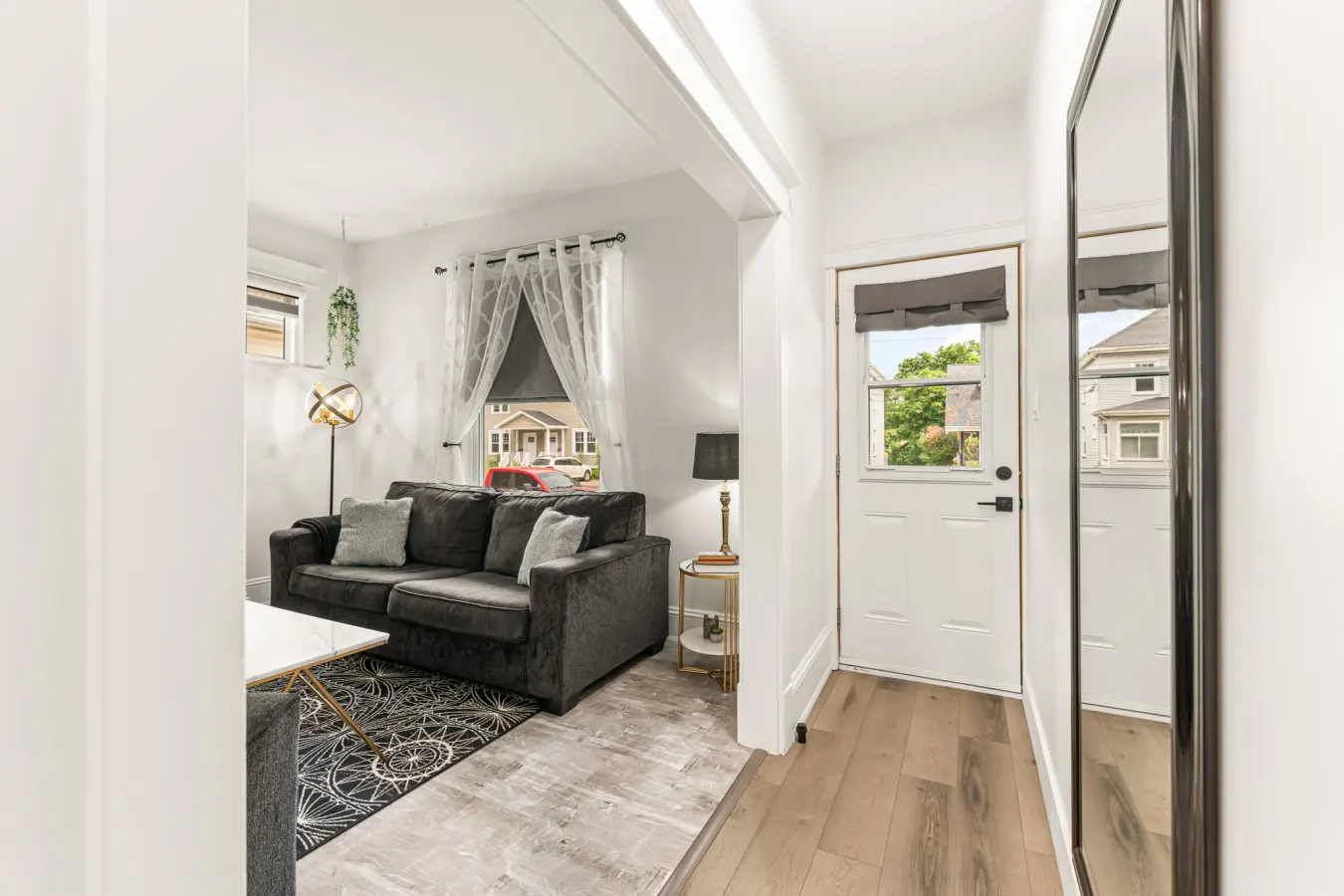 Clean & Modern 1BR 4 Guests Parking & Wi-Fi 6