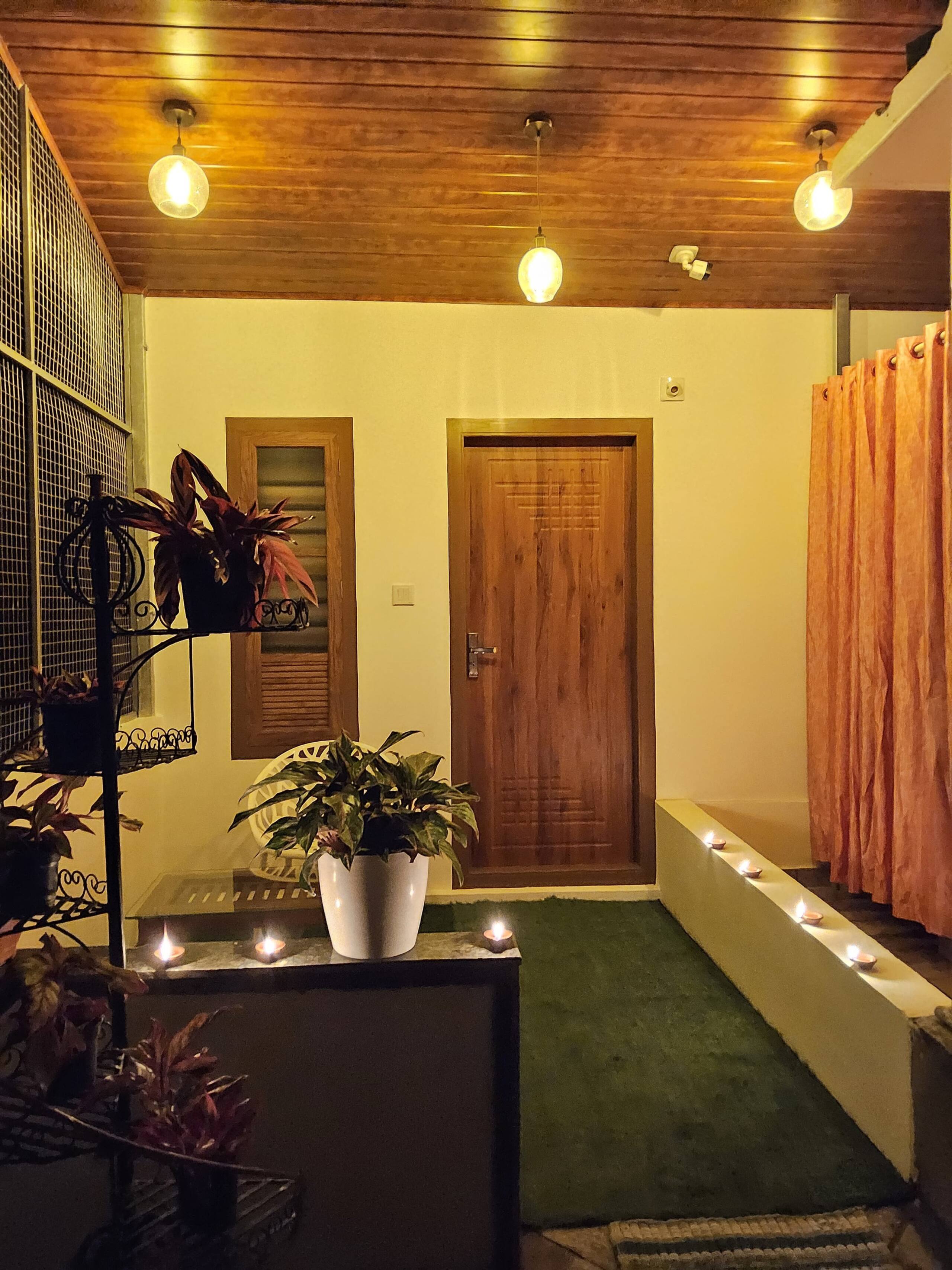 One room with private entrance., — photo 2