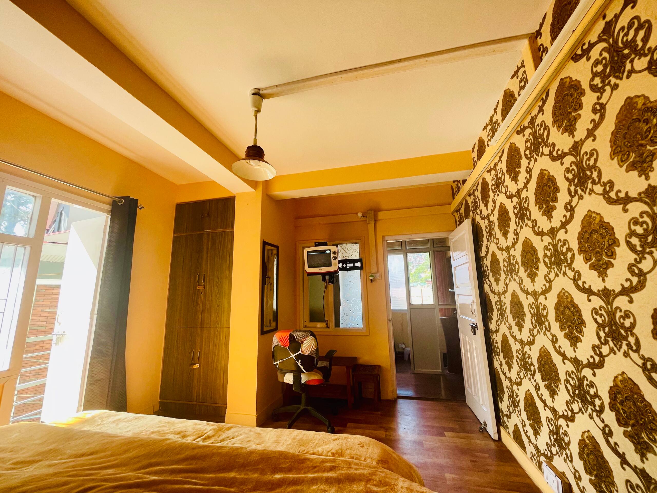 Atithi Devo Bhav: (Mall Road walkable) 12