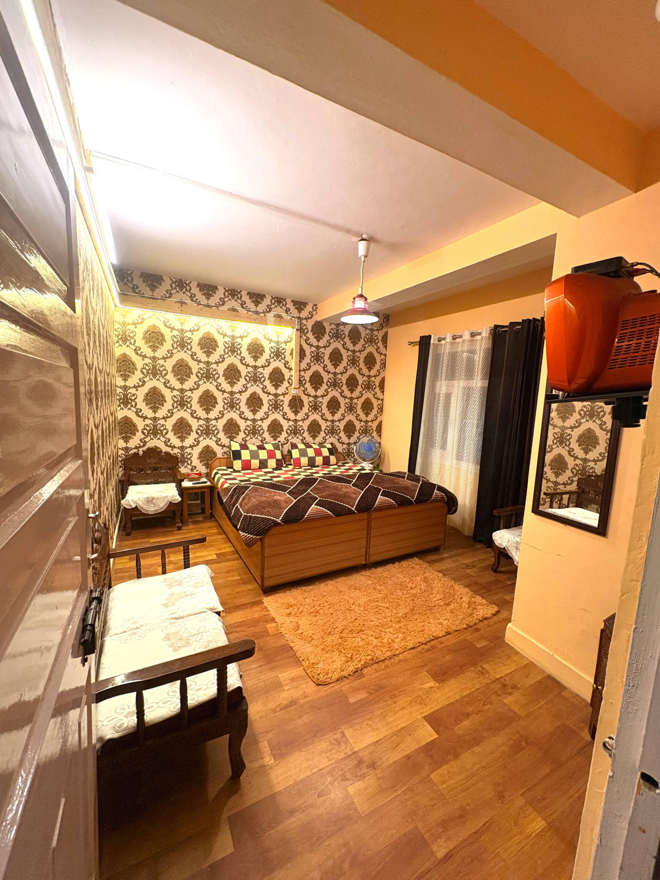 Atithi Devo Bhav: (Mall Road walkable) — photo 4