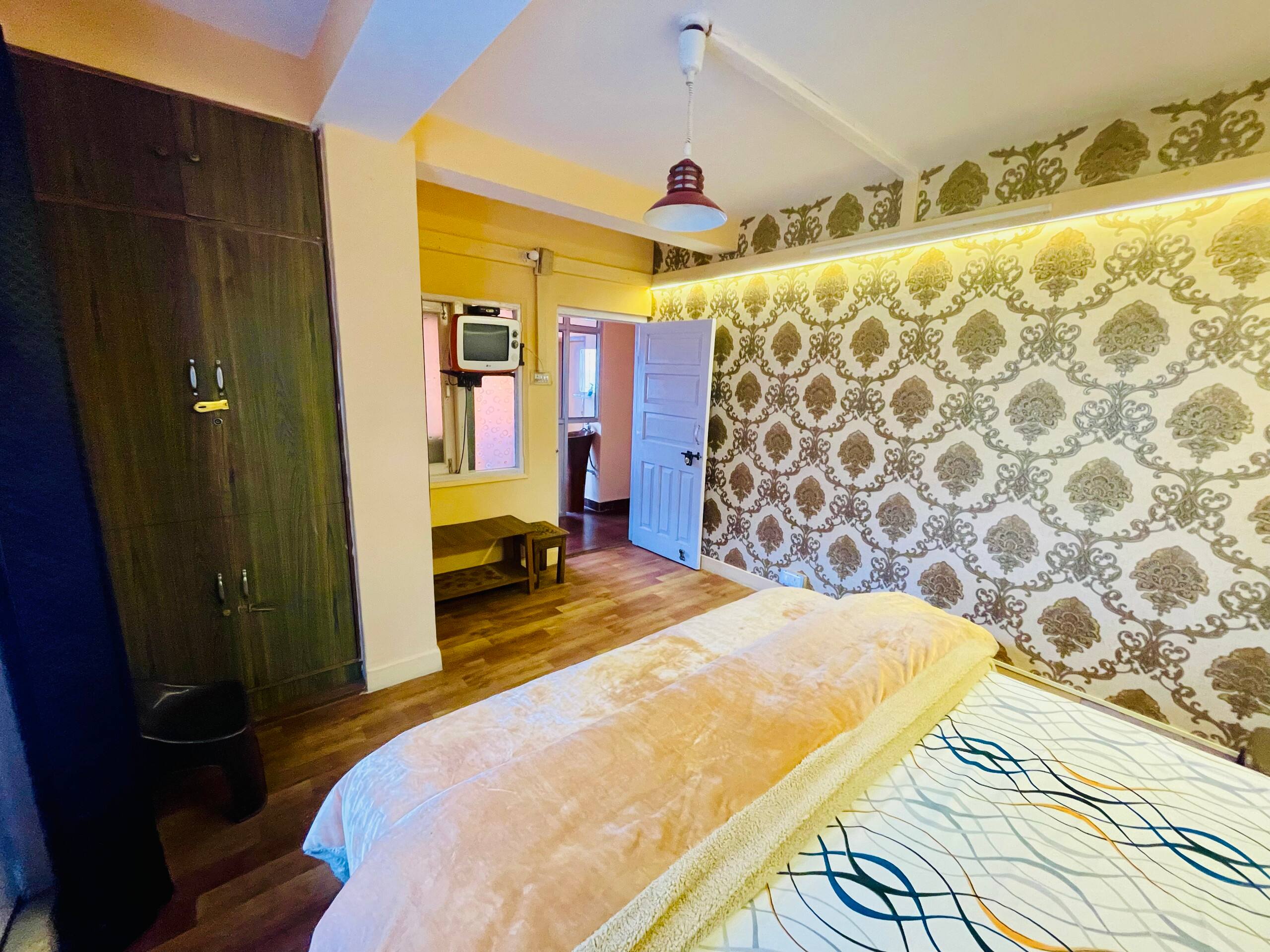 Atithi Devo Bhav: (Mall Road walkable)