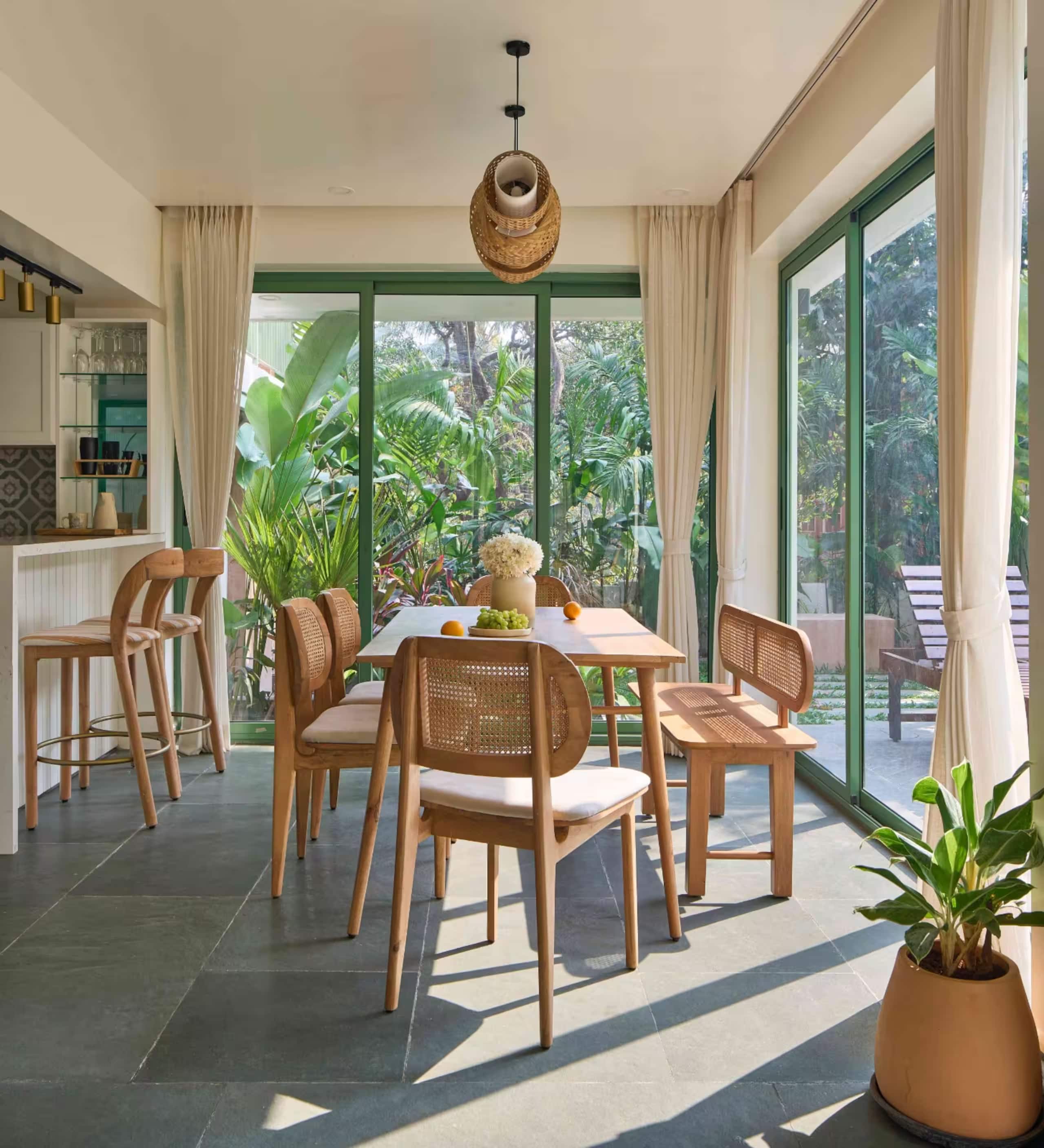 Celebrity Villa · Private Pool & Glass Sky Room 18