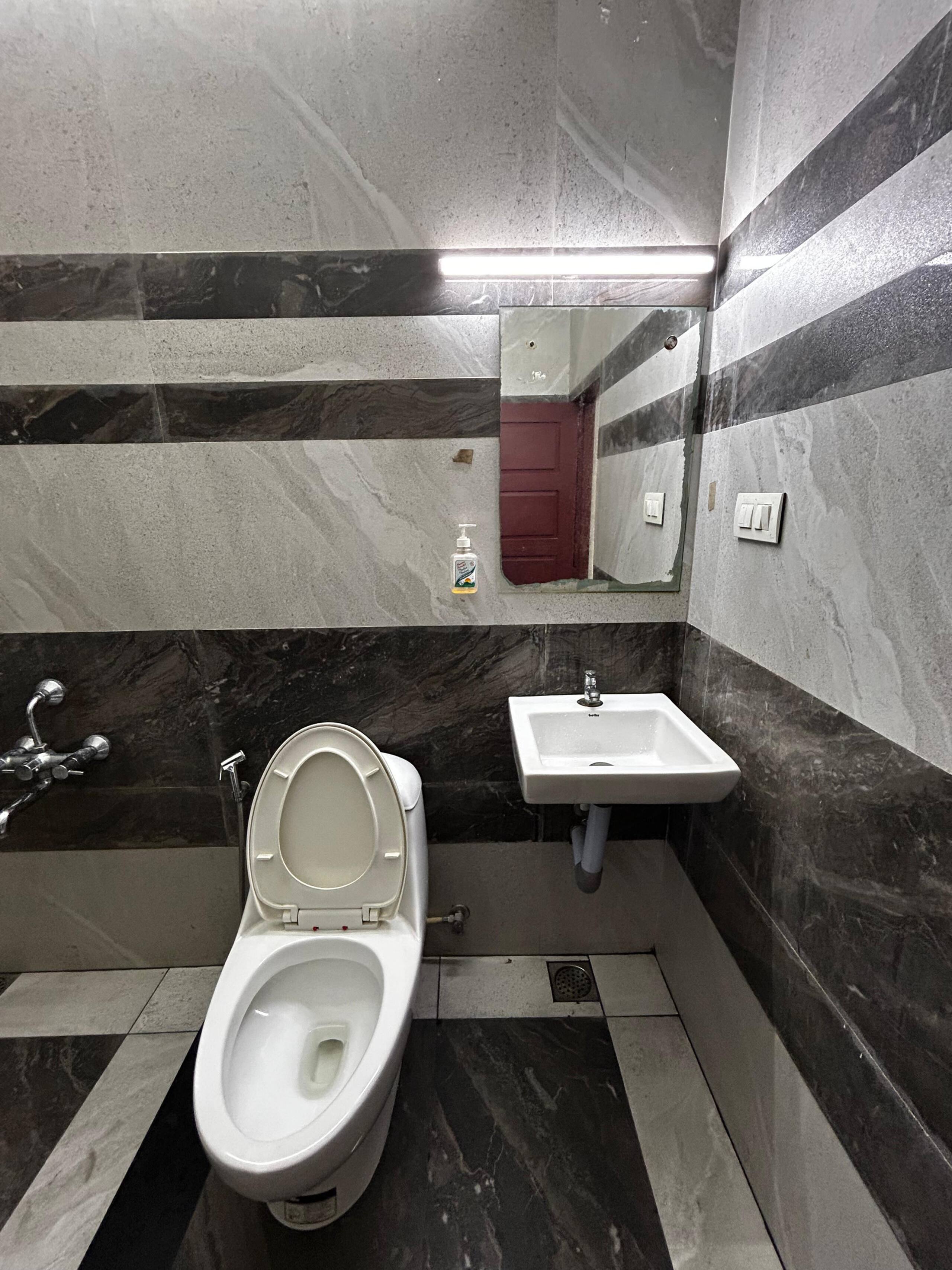 Home in Aluva –Steps Away from Metro & Bus Station 13