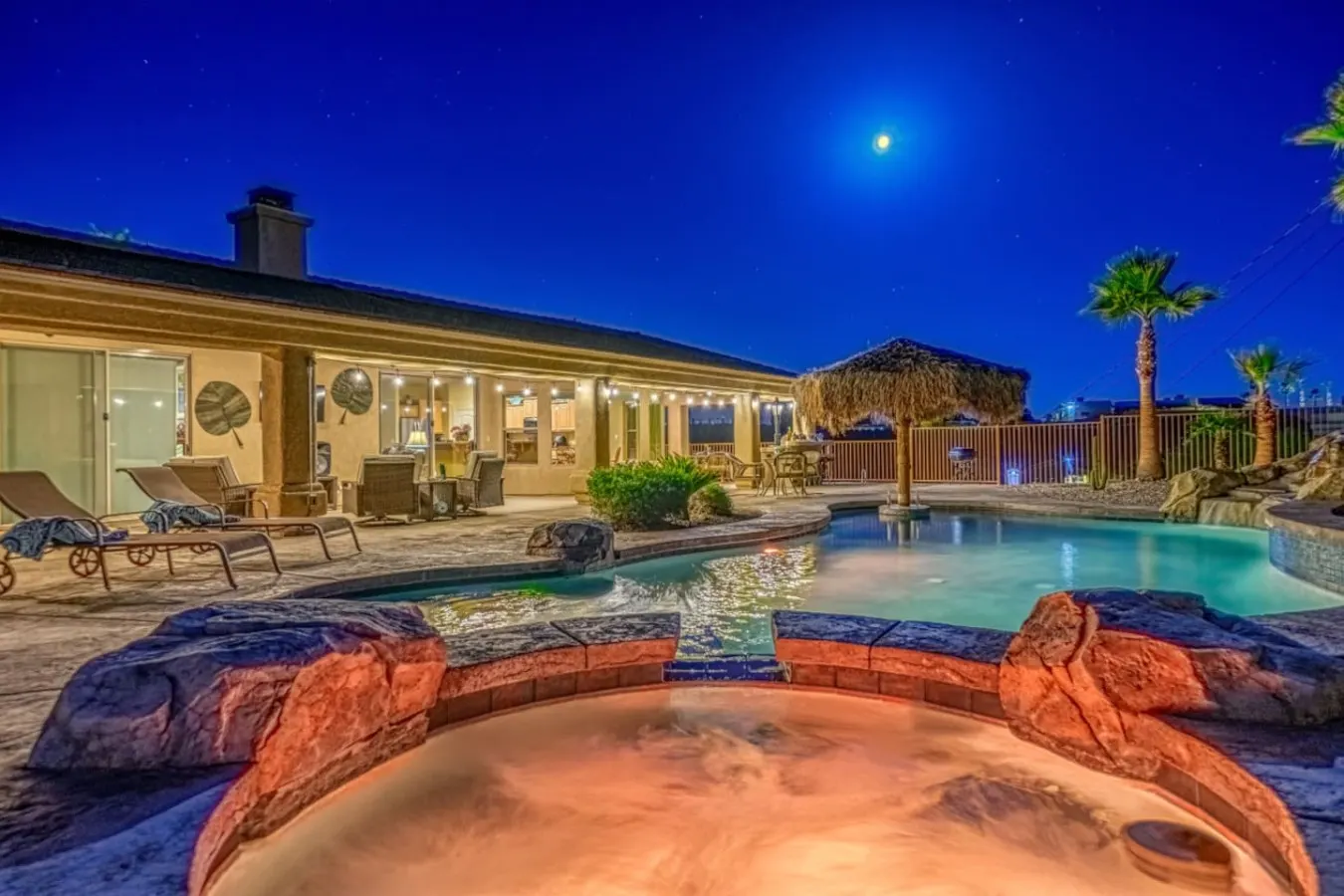Casa Amigo - Pool, Spa, Backyard Oasis, Parking