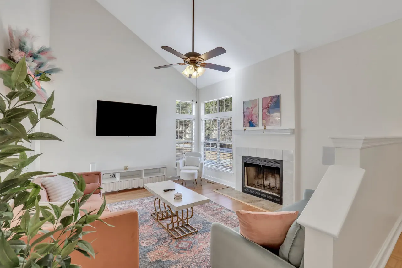 The Savannah Dream House: 3 Bed 2.5 Bath 1