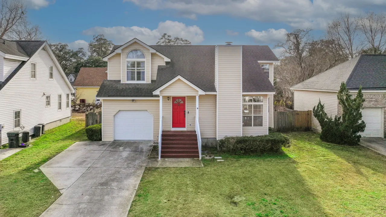The Savannah Dream House: 3 Bed 2.5 Bath 2