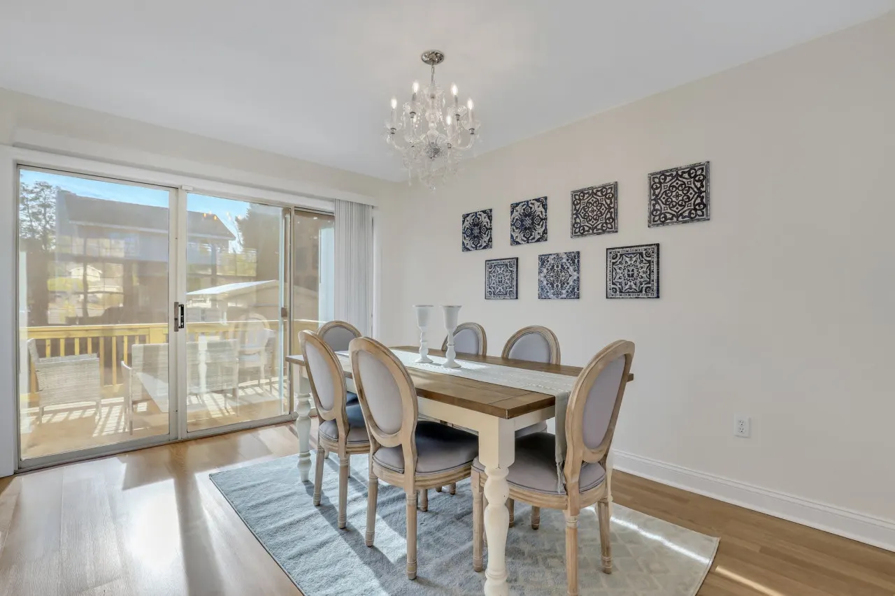 The Savannah Dream House: 3 Bed 2.5 Bath 12