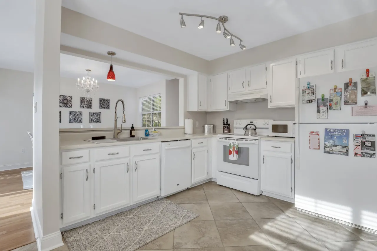 The Savannah Dream House: 3 Bed 2.5 Bath 16