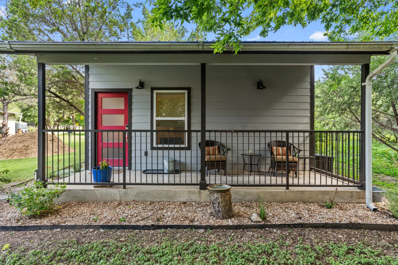 Secluded Guest House in beautiful setting 9